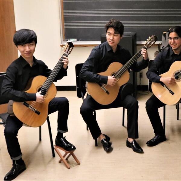 U of T guitarists.